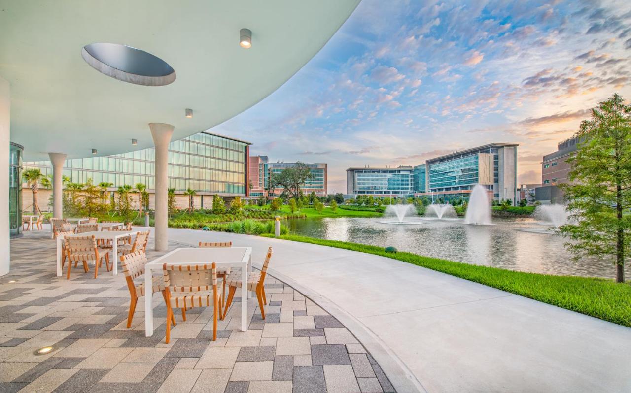 Hotel Eleo At The University Of Florida Гейнсвил Екстериор снимка